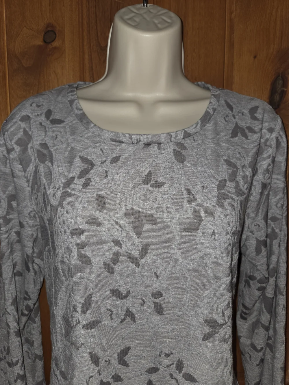 Simply Vera‎ Vera Wang Gray Floral Long Sleeve Tee